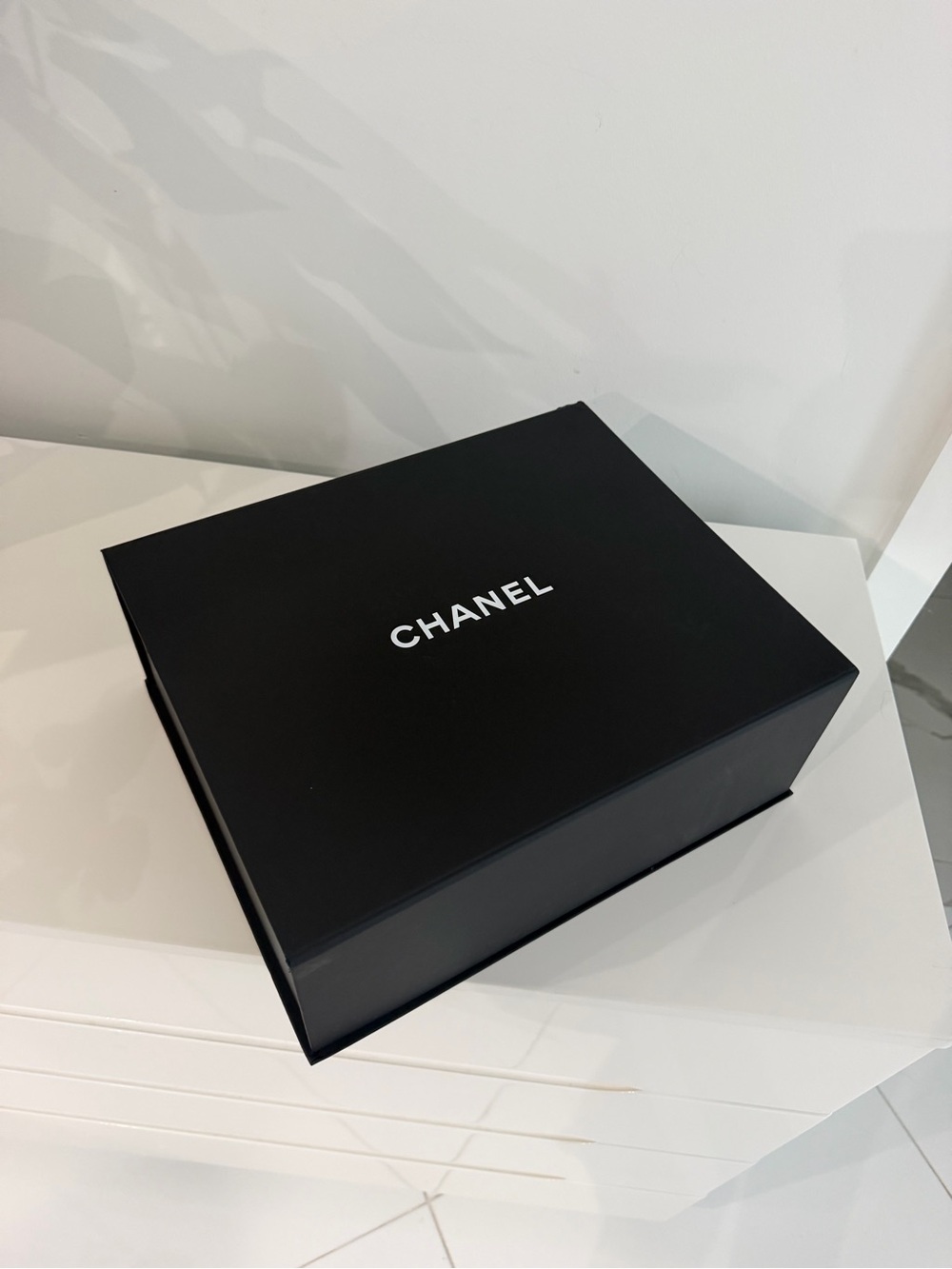 CHANEL Black Box with White Logo - Picture 2 of 4